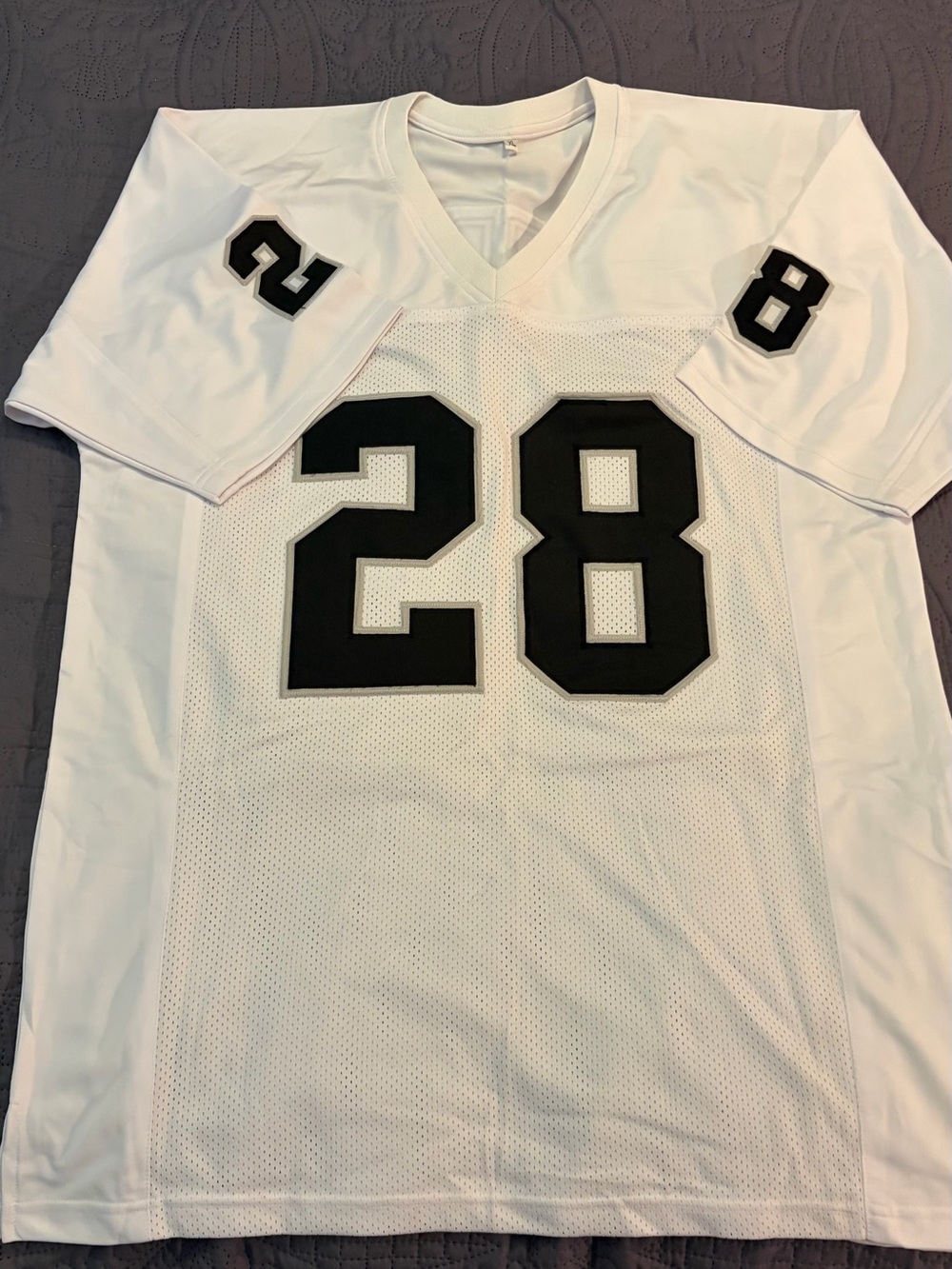 Men's White Latavius Murray Autographed Football Jersey with Black Number 28